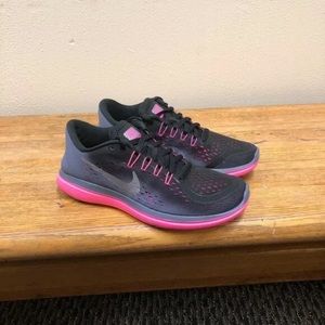 NEW Nike Flex Run Pink Black